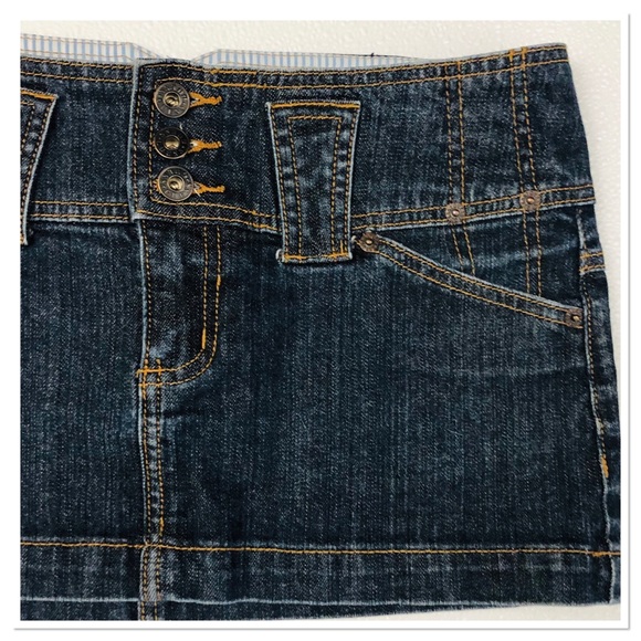 Guess distressed denim jean mini skirt size 28 - Picture 6 of 6